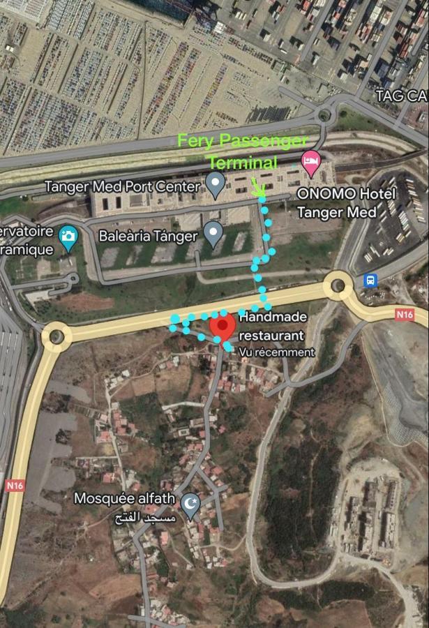 A En Face Du Terminal Passagers De Ferry Port Tanger Med Apartamento